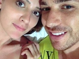 Tamires Peloso e Cézar Lima do 'BBB 15' assumem estar juntos