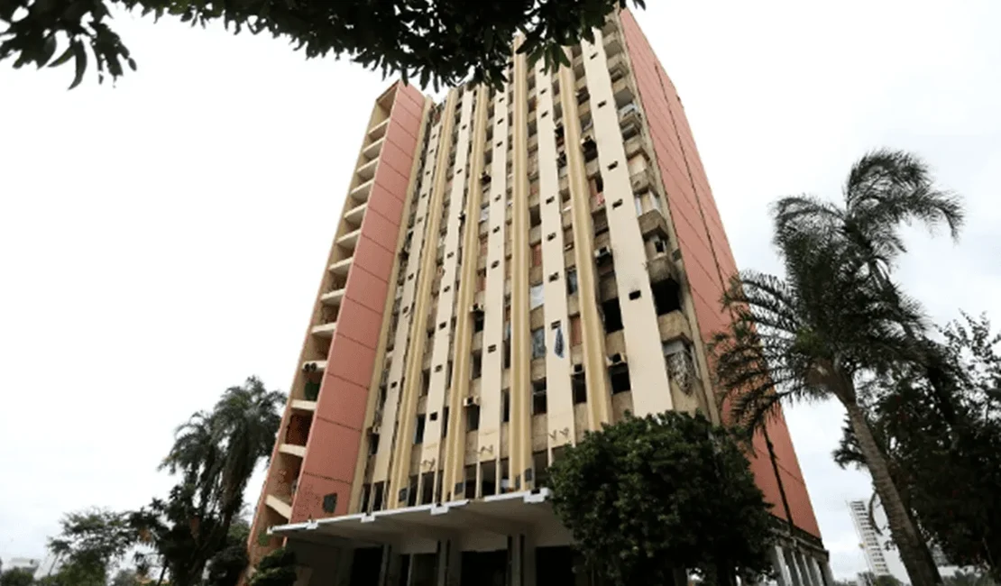 Por que o Exército pediu para suspender implosão de hotel em Brasília