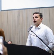 Conquista defendida por Alexandre Ayres na Uncisal ganha homenagem especial ao pai do parlamentar