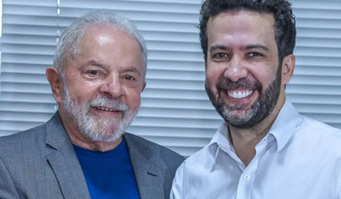 TSE suspende e, horas depois, libera canal de Janones pró-Lula no WhatsApp