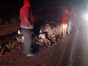 [Vídeo] Carro funerário colide com veículo na AL-115 na zona rural de Igaci