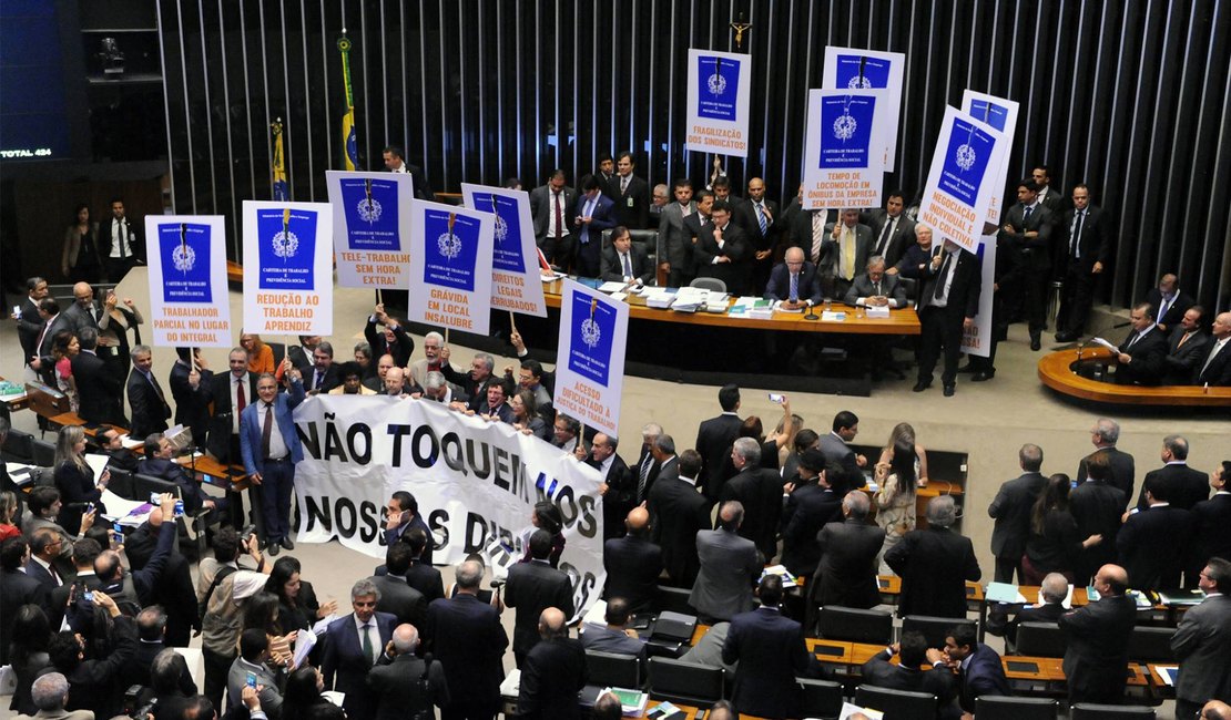 Deputados alagoanos usam redes sociais para comentar votação da reforma trabalhista
