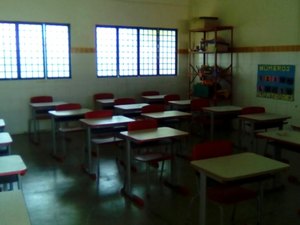 Escola infantil tem atraso no ano letivo por falta de materiais de higiene e limpeza