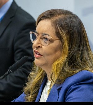 Senadora Eudócia Caldas comemora vacinação contra o câncer no Reino Unido