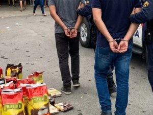 Dupla é presa em flagrante após furtar pacotes de café em supermercado de Arapiraca