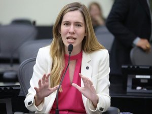 Lei de Cibele Moura que garante piso salarial a farmacêuticos hospitalares é promulgada