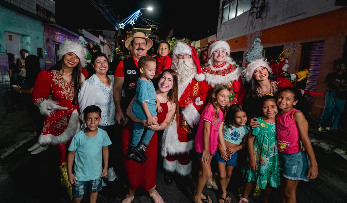 Prefeito Gilberto Gonçalves promove circuito natalino com carreta iluminada em Rio Largo