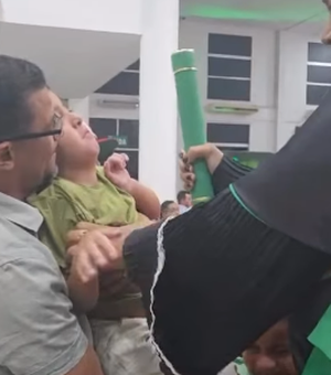 Mãe se forma em Fisioterapia para entender melhor condição do filho com AME