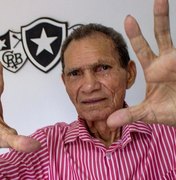Morre ex-goleiro Manga, ídolo de Botafogo, Inter e seleção, aos 87 anos