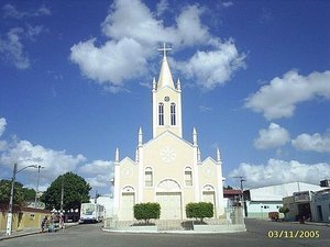 Traficante joga arma mas é perseguido e preso com mais de 400 pedras de crack