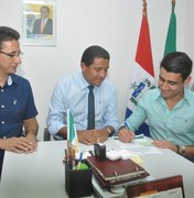 JHC confirma emenda de 700 mil para Pavimentação em Palmeira dos Índios