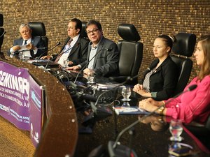 ?Compromisso de combate à violência doméstica deve ser visceral, diz Tutmés Airan em seminário