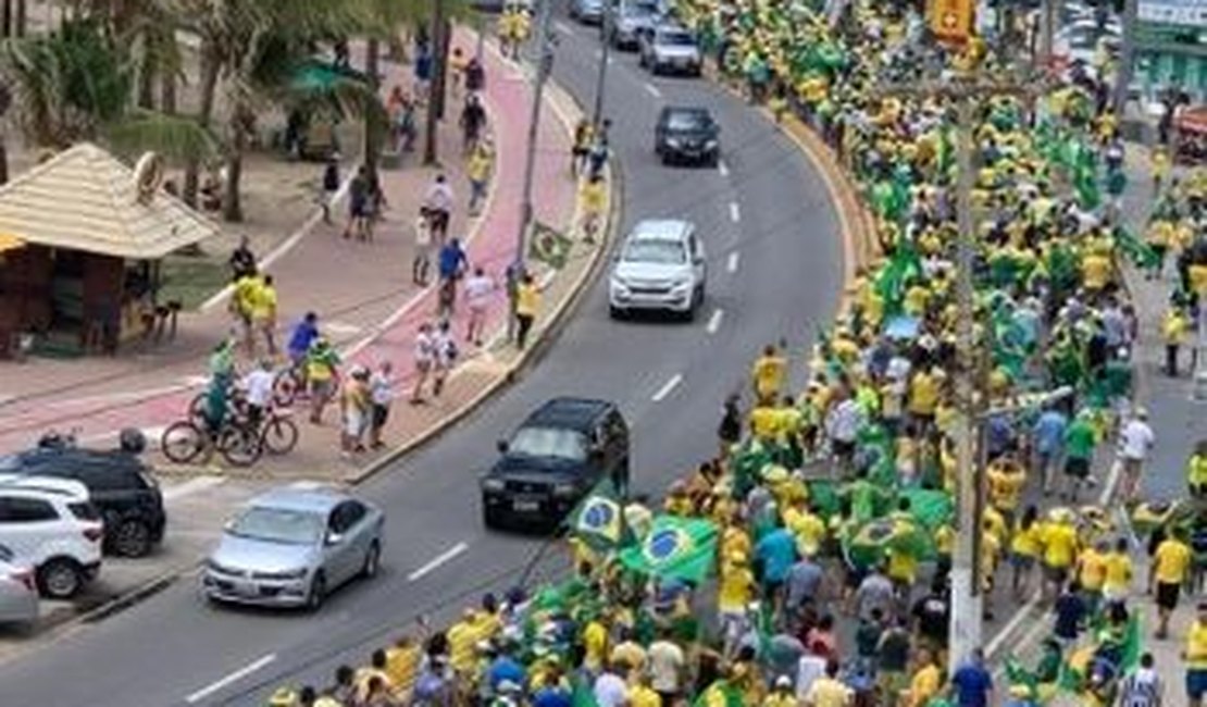 Apesar do receio com o coronavírus, Maceió tem ato pró-Bolsonaro 