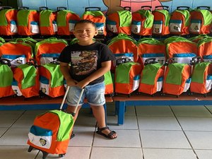 Viçosa inicia entrega de 5 mil kits e mochilas escolares