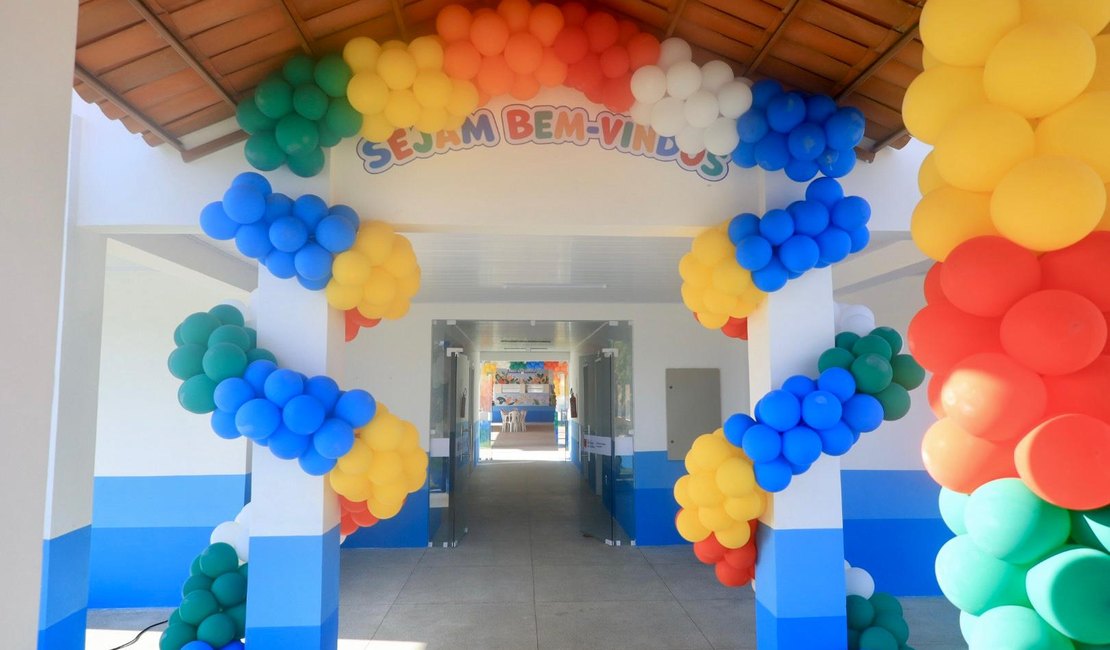 Prefeitura de Palmeira dos Índios inaugura Escola Vereador Eloi Barbosa