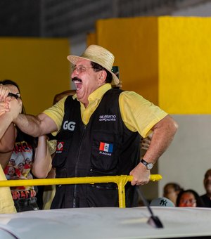 Carlos Gonçalves toma posse, junto do vice-prefeito e dos 13 vereadores eleitos por Rio Largo