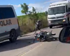 Motociclista fica ferido após colisão com van escolar em Lagoa da Canoa