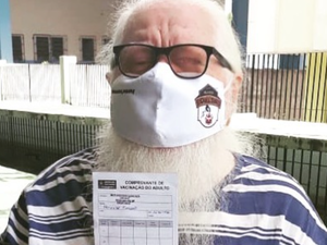 Hermeto Pascoal recebe primeira dose da vacina contra a Covid-19
