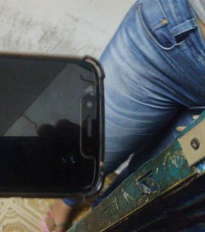 PM aborda acusados e recupera celular roubado no centro de Arapiraca