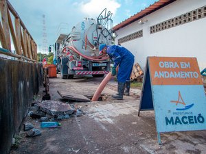 Mutirão de limpeza percorre Centro Pesqueiro, Mercado e Feira do Jacintinho