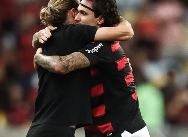 Compare desempenho do Flamengo de Filipe Luís com e sem Pedro