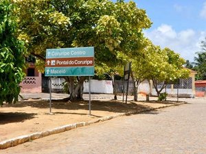 Homem é executado a tiros em bar