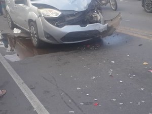 Motociclista fica ferido em colisão com carro de passeio em Maceió 