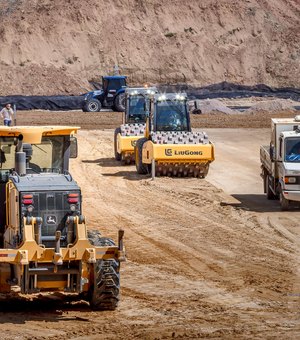 Primeiro trecho da rodovia da AL-102 atinge 80% das obras