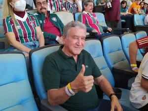 Parreira acompanha vitória do Fluminense no Maracanã: 'Bom saber que a gente é lembrado'