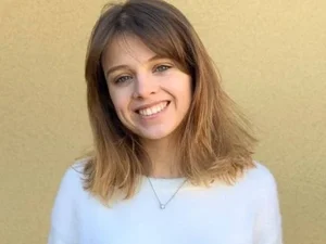 Rio: ucraniana rasga shorts de assaltante em luta e ele foge de cueca