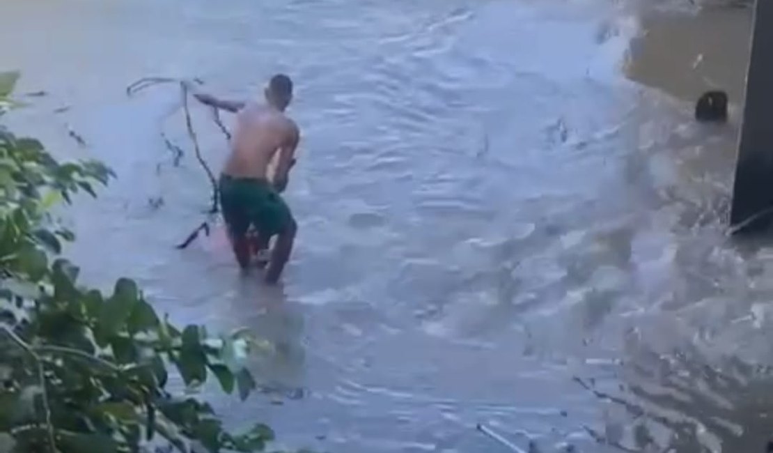 Corpo de homem é encontrado no rio Manguaba, em Porto Calvo