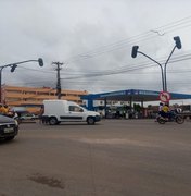 Colisão entre carro e motocicleta deixa motociclista ferido em Arapiraca 