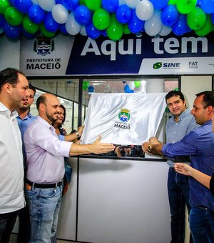 Prefeito Rui Palmeira inaugura nova sede do Sine Maceió