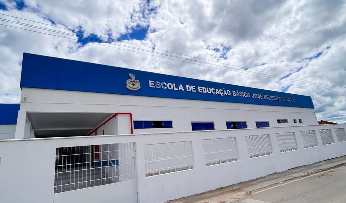 Prefeita Ziane Costa avança com modernização das escolas em Delmiro Gouveia