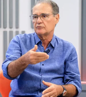 Disputa acirrada pelo Senado faz Renan confrontar Lira em sabatina