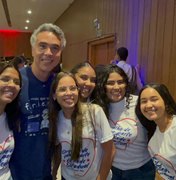 Programa idealizado por Rafael Brito ajuda a reduzir evasão escolar no país, aponta estudo