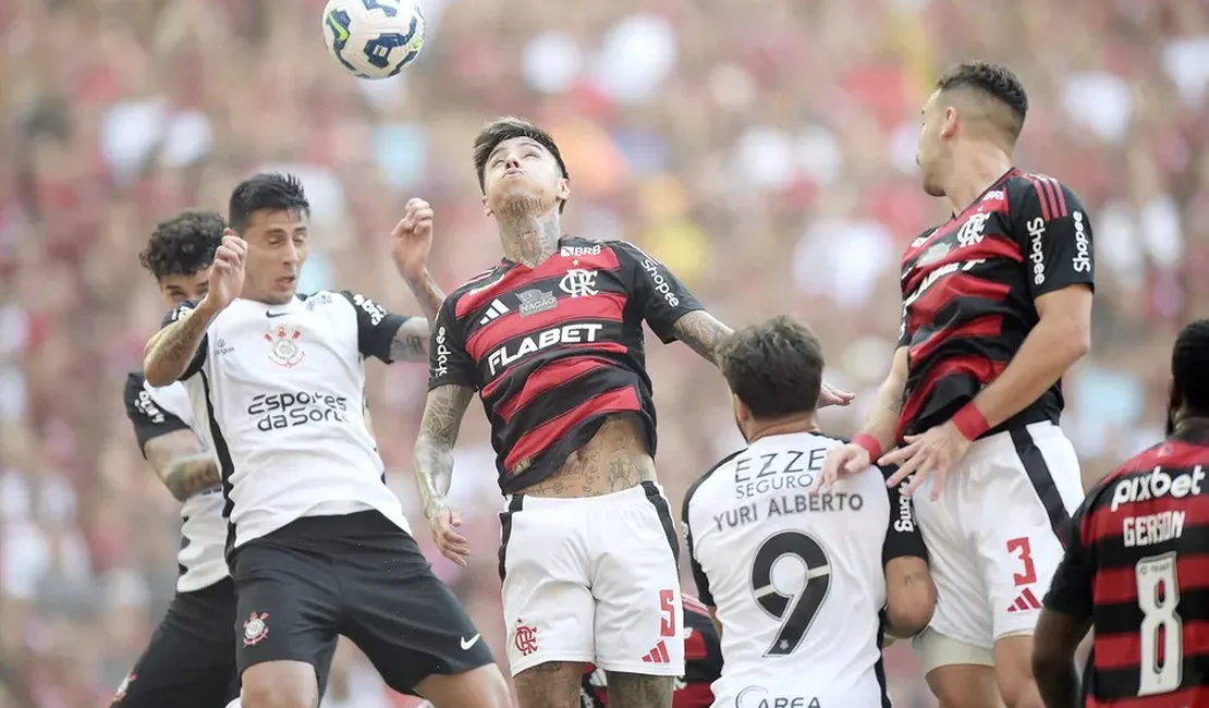 Torcida do Flamengo reage a novo reforço do Corinthians: ‘Não aceito’