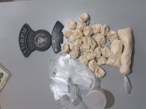 Jovem é preso após ser flagrado com cocaína misturada com crack  em residência
