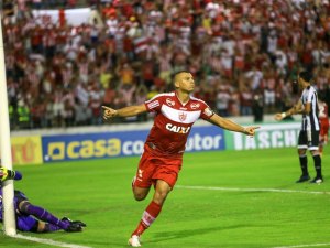 Neto Baiano marca e CRB estreia na Série B com vitória frente o Ceará 