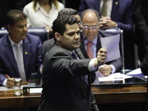 Presidente do Senado pede investigação de fraude na eleição da Mesa