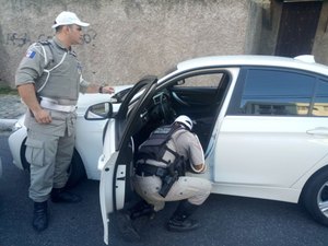 BPTran encontra droga dentro de BMW durante operação de trânsito