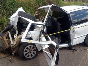[Vídeo] Colisão traseira  deixa uma vítima grave e três feridas , em Arapiraca