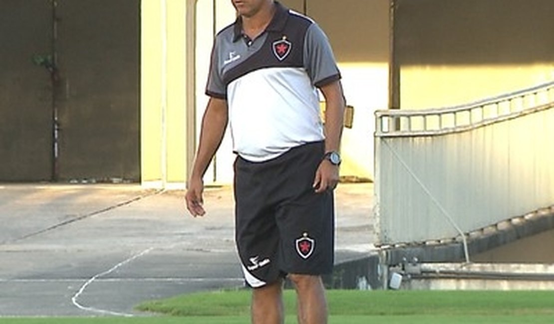 Técnico do Botafogo-PB não se abala com goleada e elogia Rone Dias