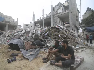 Faixa de Gaza é bombardeada após fim de prazo dado por Israel para civis