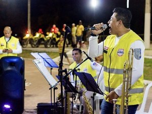 Banda do Ronda no Bairro se apresenta em praça da Ponta Verde