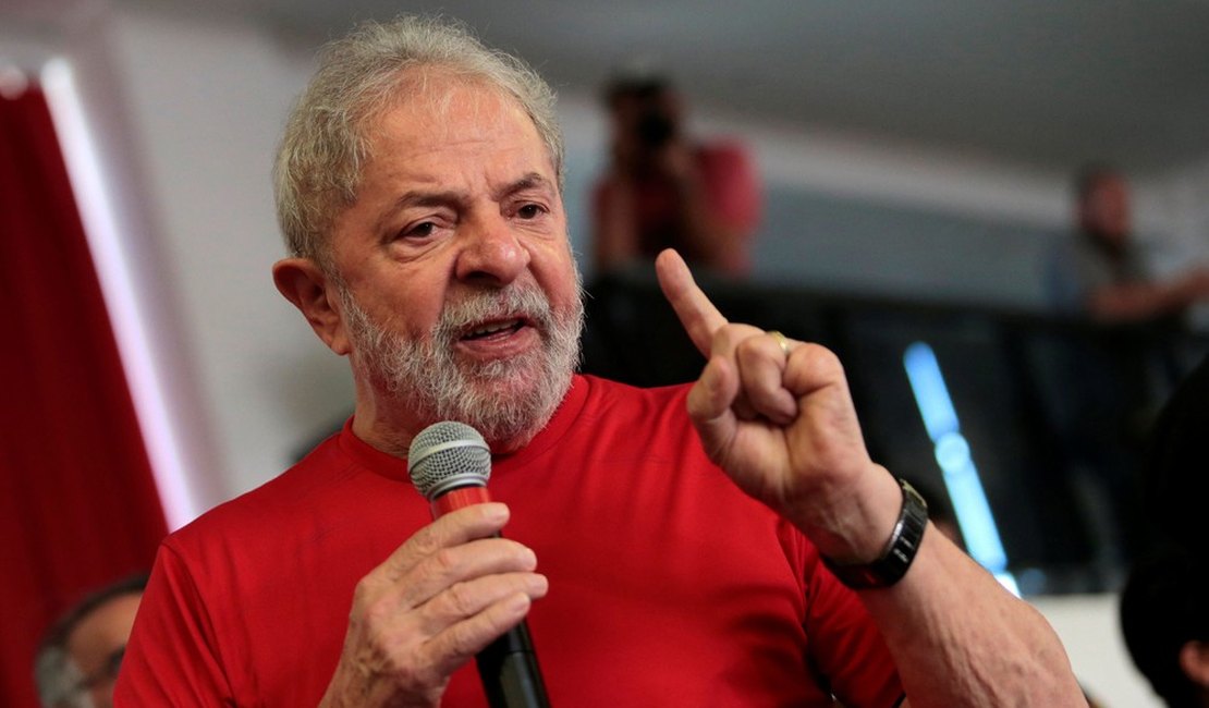 Defesa de Lula entrega ao STF parecer contra prisão após segunda instância