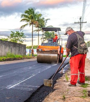 [Vídeo] Nova Esperança, Zélia Barbosa, Jardim das Paineiras e Vale da Perucaba receberão pavimentação em Arapiraca