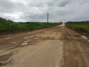 Moradores de Campestre cobram retomada da obra da rodovia AL 201