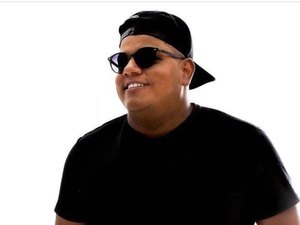 Cantor Lipinho Chamega morre em acidente de moto, em Delmiro Gouveia