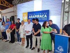 Prefeito Luciano Barbosa entrega requalificação de escola no Santa Edwiges, em Arapiraca